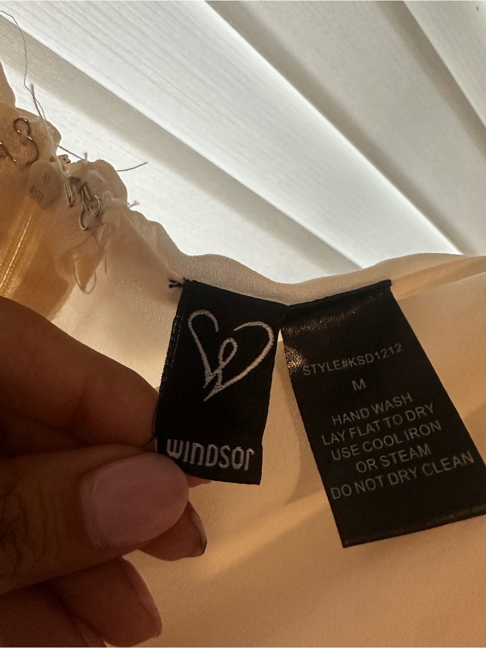 Windsor Cream Ruched Sweetheart Long-Sleeve Crop Top - Picture 3 of 7